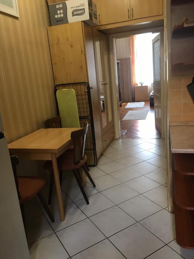 Cozy Flat At Stadionok M Station Budapest Bagian luar foto